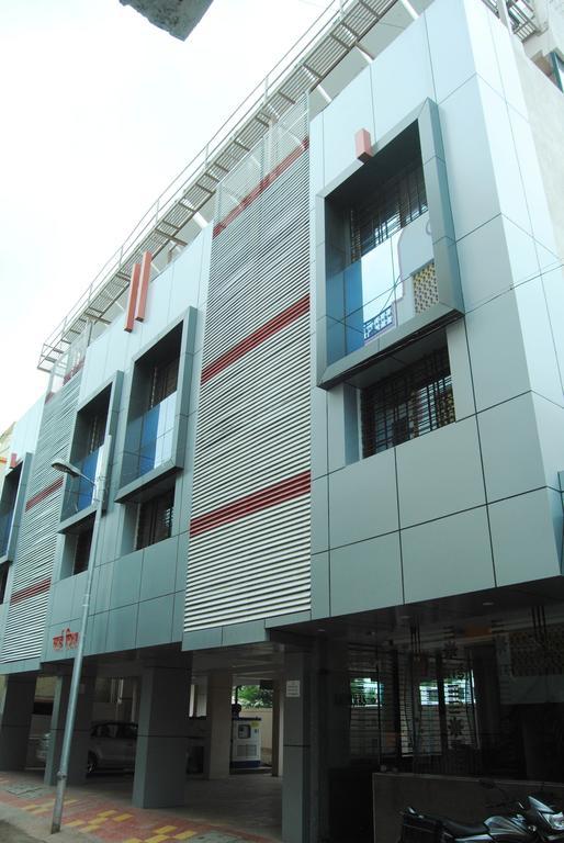 Sai Niwas Hotel Shirdi Exterior photo